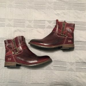 Burnt red bed Stu. Size 7.5 EUC